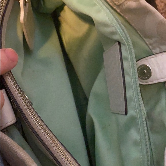 Coach bag white logo with leather accents. - Picture 3 of 5